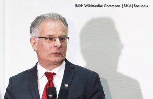 Finanzminister Marterbauer als Nostradamus